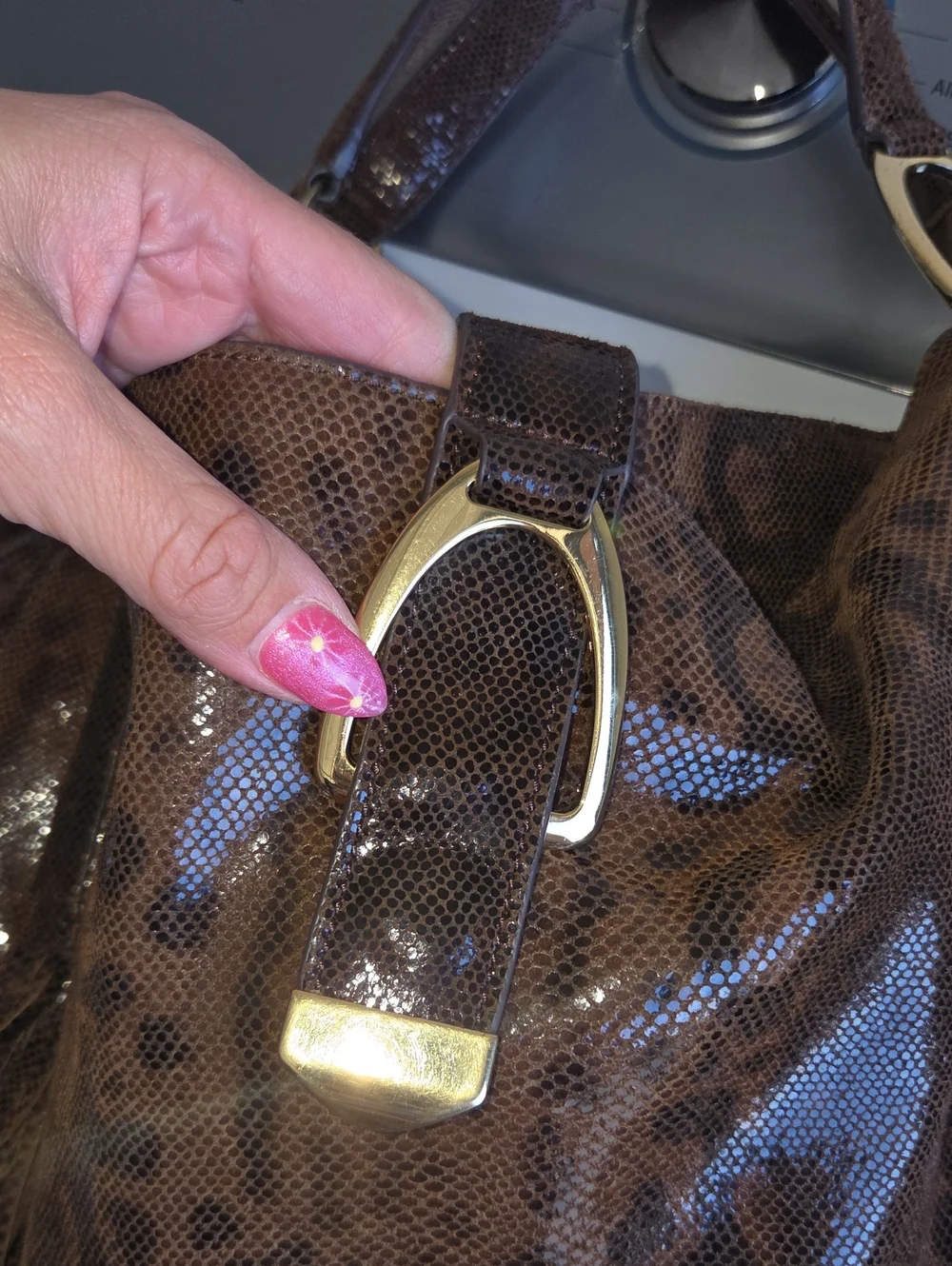 G.I.l.I. Got it love it leather shoulder Bag Snake Style Large Tassel Hobo